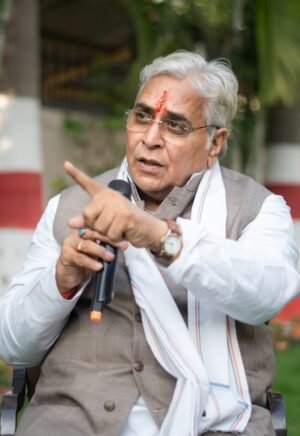 राहुल गांधी की रैली और ‘वोट चोर, गद्दी छोड़’ अभियान से घबराई केंद्र सरकार? 50 से अधिक ट्रेनों पर असर को लेकर अरुण वोरा ने उठाए सवाल